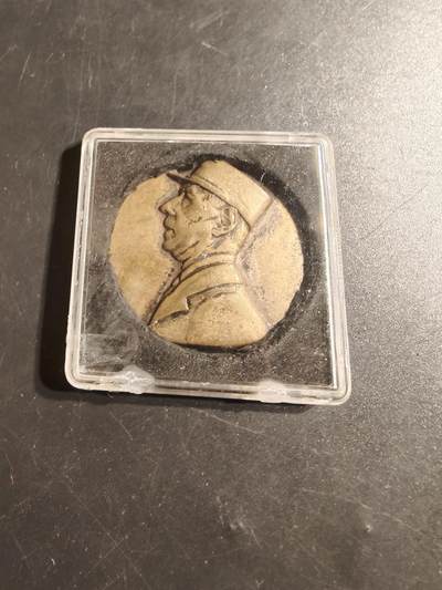 老王徽章第143期 - 法国戴高乐将军大铜章      原盒     直径36mm   重量20g