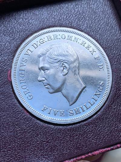 《竞宝斋》第410场 周日，周一，2场连拍 （全场包邮） 英国1951镍马剑乔治六世克朗 带红色原盒和证书