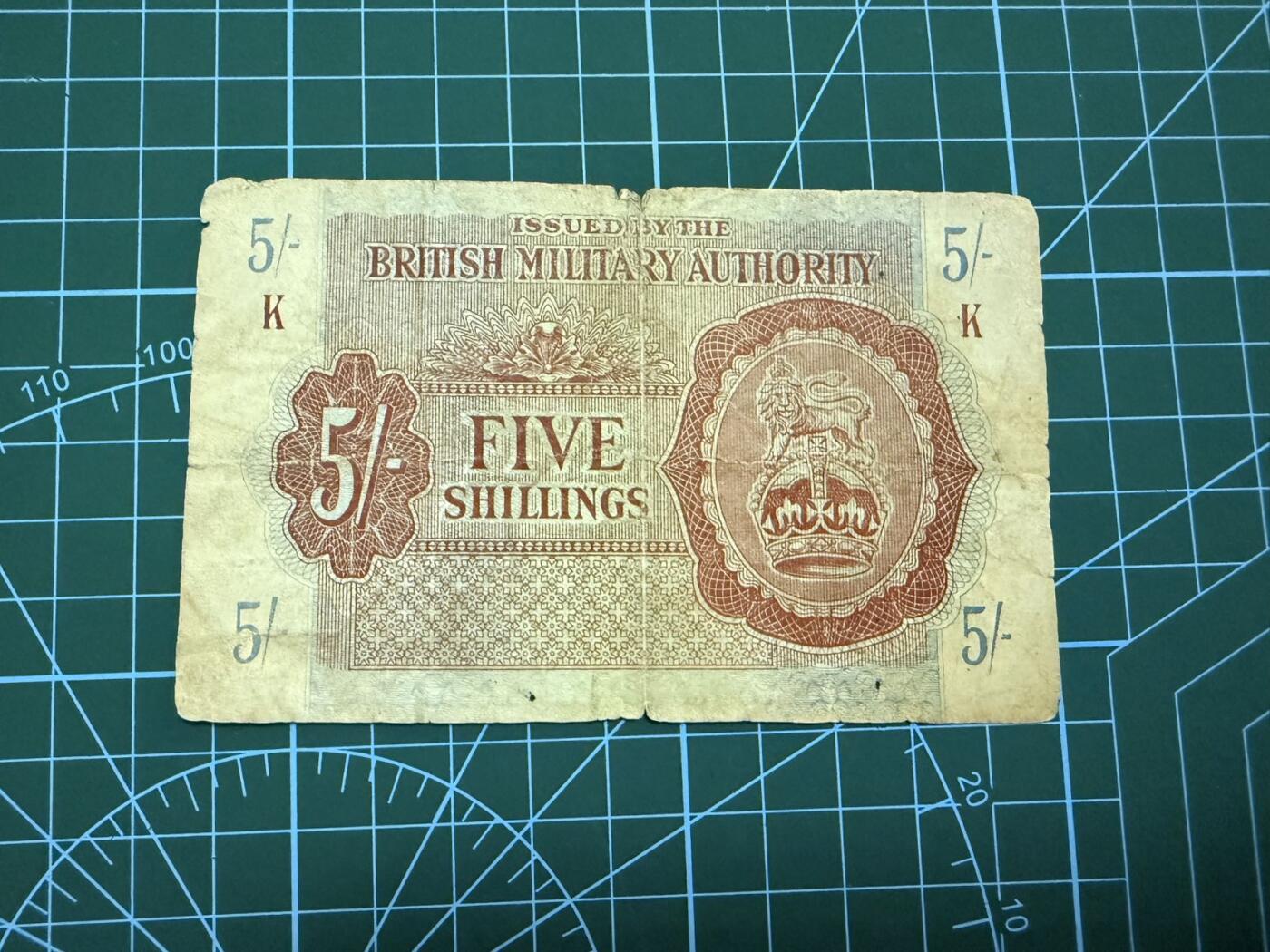 【炜奕收藏】，第四十二期 1943年英国第一版5先令军票，流通品相