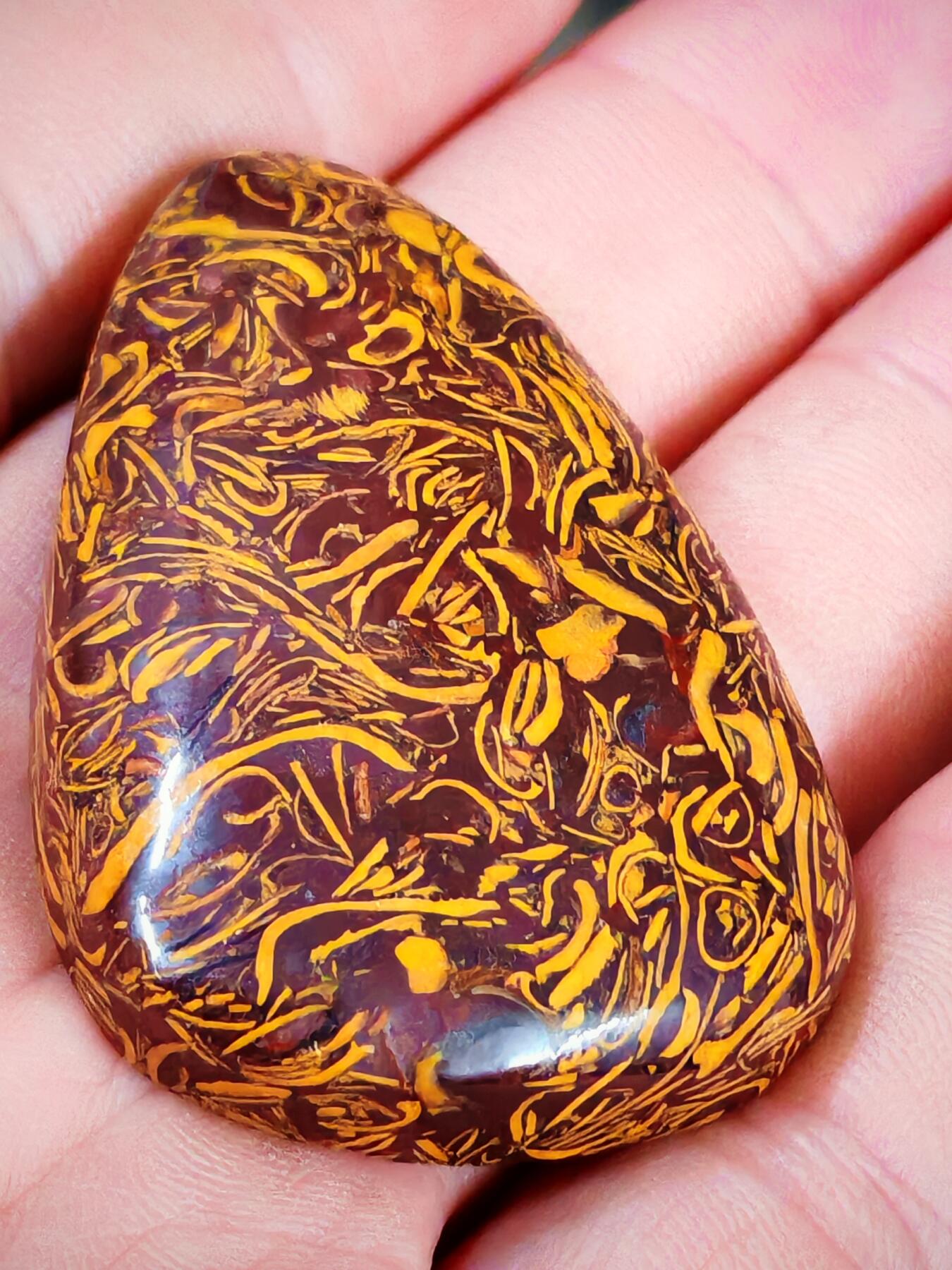 经典远古金黄草花化石水滴挂坠(36019)尺寸49*32*10mm25克