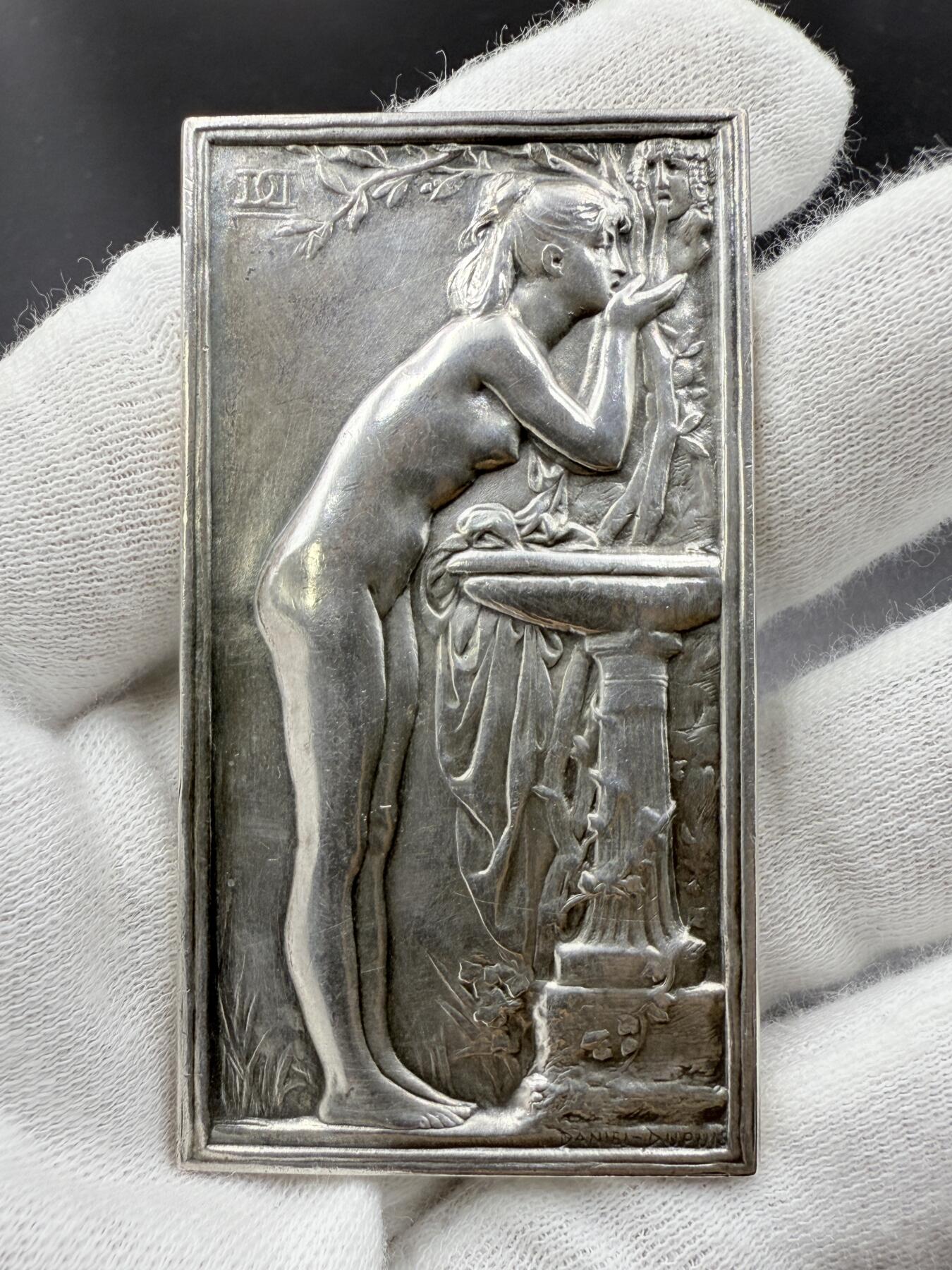 「木头集藏」章牌精品专场！ D.Dupuis～法国“泉” 艺术银章，尺寸：66.5×36mm，54.9 g，边铭：丰饶角 ARGENT，名家代表作！