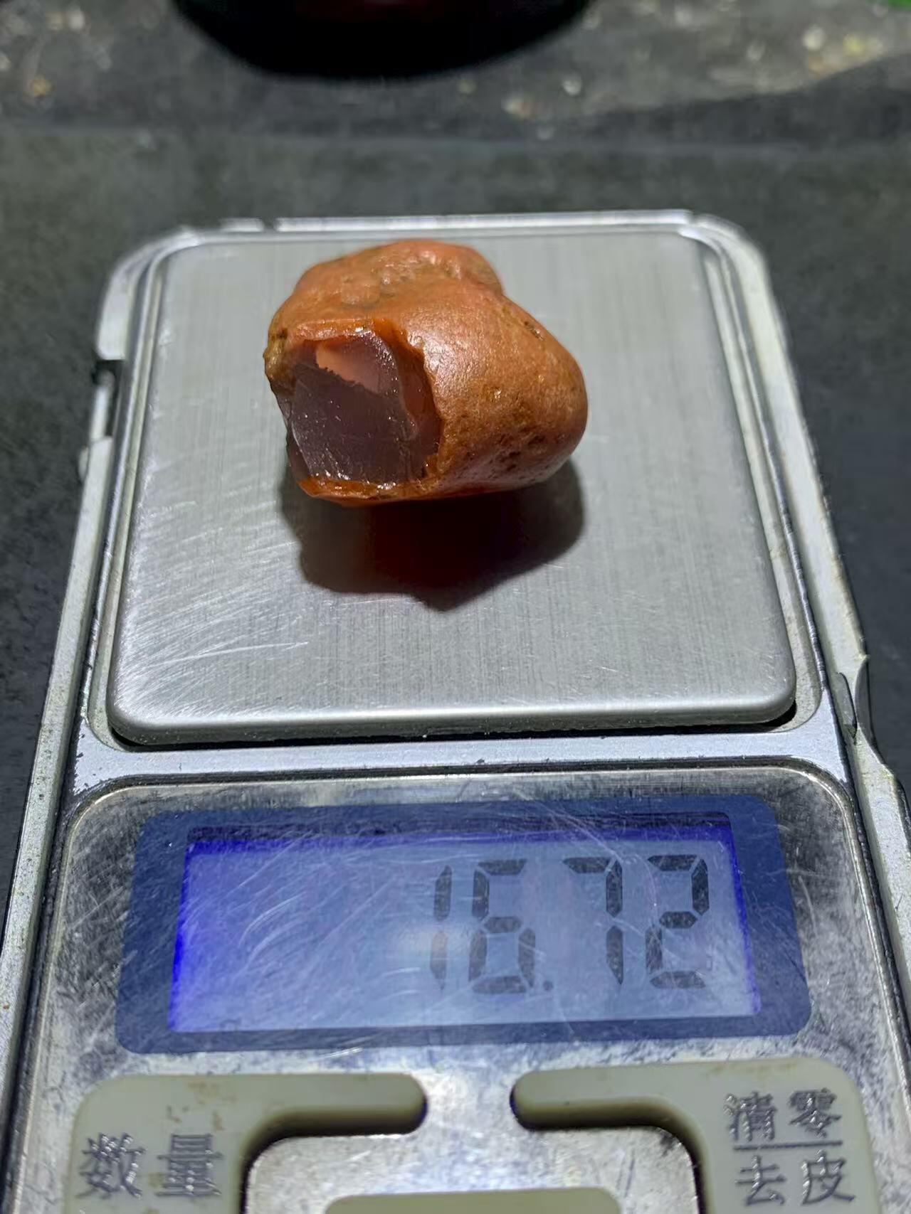精美红皮开窗荔枝冻心南红玛瑙原石一颗，