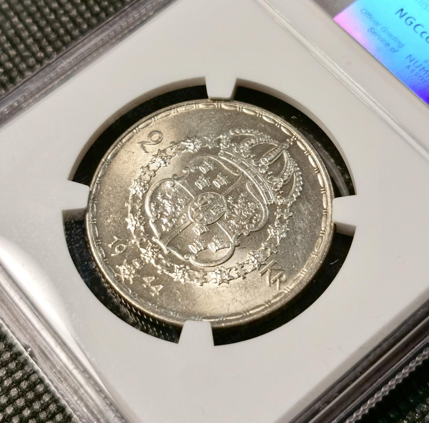 甄臻铺-世界币章拍卖（第30期），送拍享返佣金等优惠多多 NGC- MS63 瑞典1944年古斯塔夫五世2克朗银币