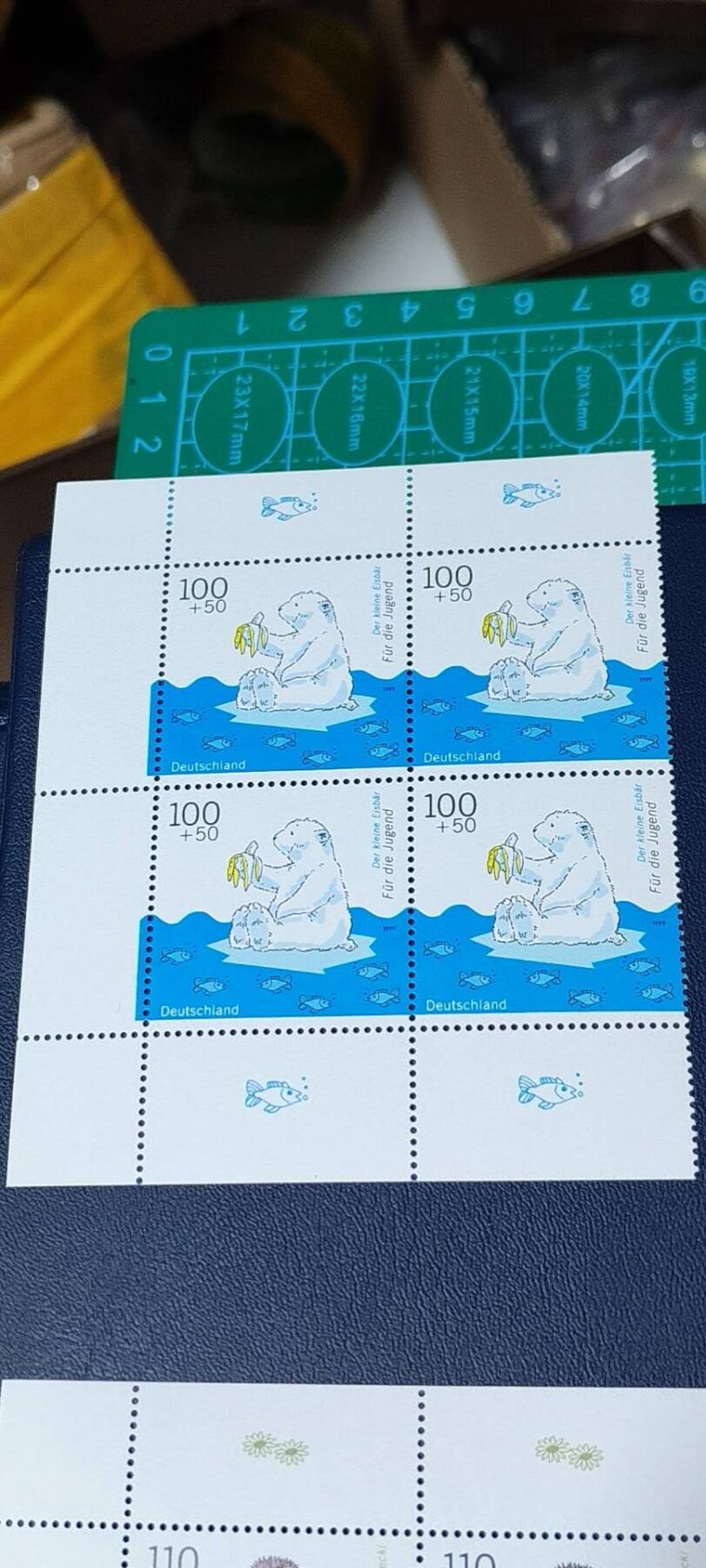 德国邮票专场，都是四方联套票 德国邮票四方联一套。1999年发行，卡通漫画  恐龙  乌鸦北极熊等5全