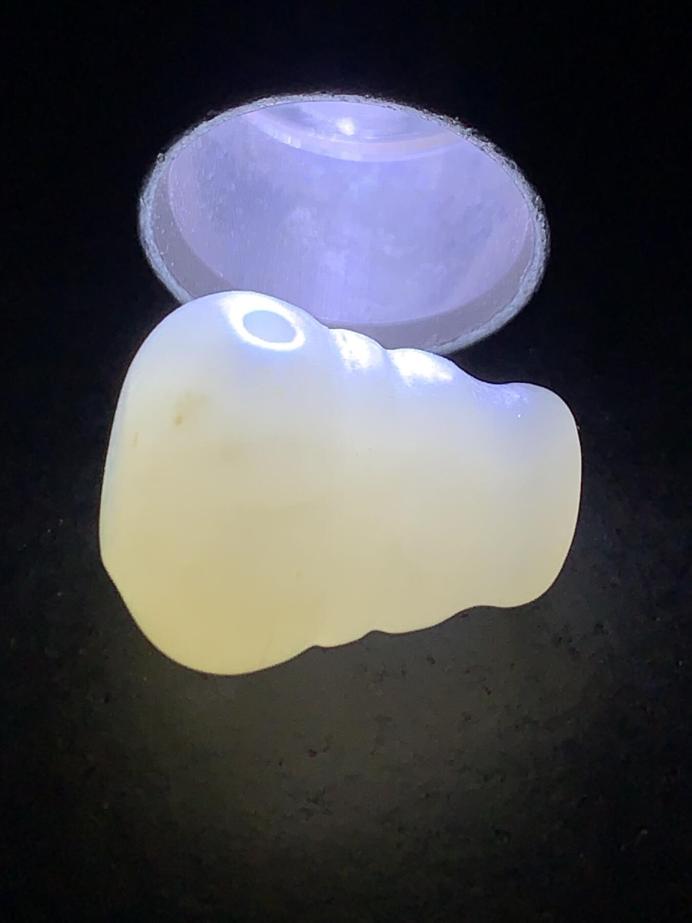 天然水草沁和田玉随形一体佛头三通一个