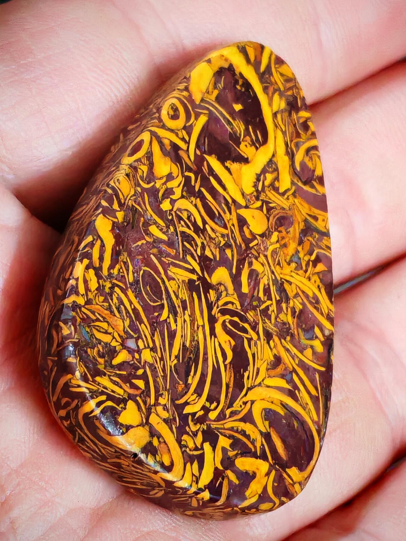 经典远古金黄草花化石水滴挂坠(36019)尺寸49*32*10mm25克