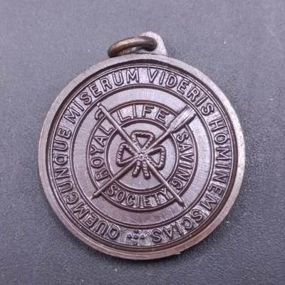 【淘币小摊】实时拍第七百一十八拍  纪念章牌场  满百包邮可预留二周 每周一统一发货   - 英国皇家社会救援奖章直径
