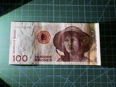 【炜奕收藏】，第四十二期 2006年挪威100克朗，UNC品相