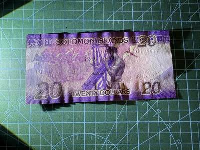 【炜奕收藏】，第四十二期 2017年所罗门群岛20元，UNC品相，号码无347