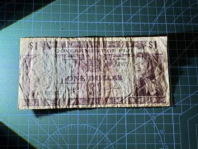 【炜奕收藏】，第四十二期 1969年斐济1元，流通品相，A1冠