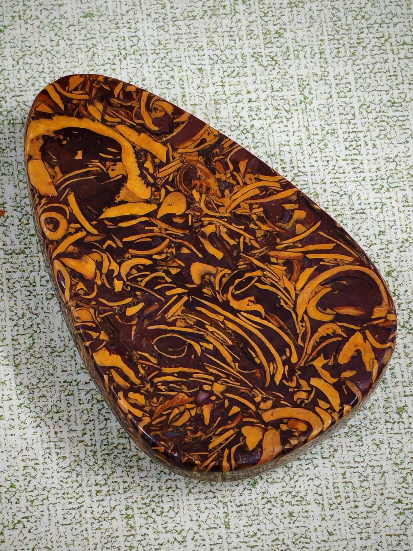经典远古金黄草花化石水滴挂坠(36019)尺寸49*32*10mm25克