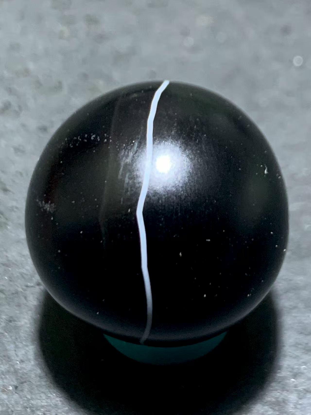 精美亚光一线药师玛瑙随形2.0圆珠一个，