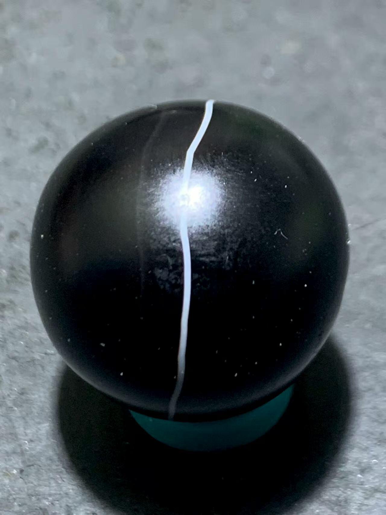 精美亚光一线药师玛瑙随形2.0圆珠一个，