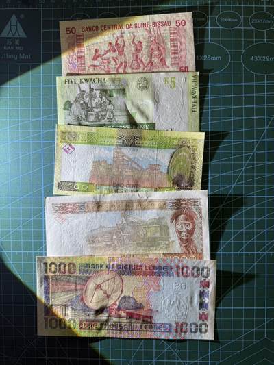 【炜奕收藏】，第四十二期 非洲杂钞共5张，品相如图，大部分全新，少部分会有折痕黄斑压痕角折