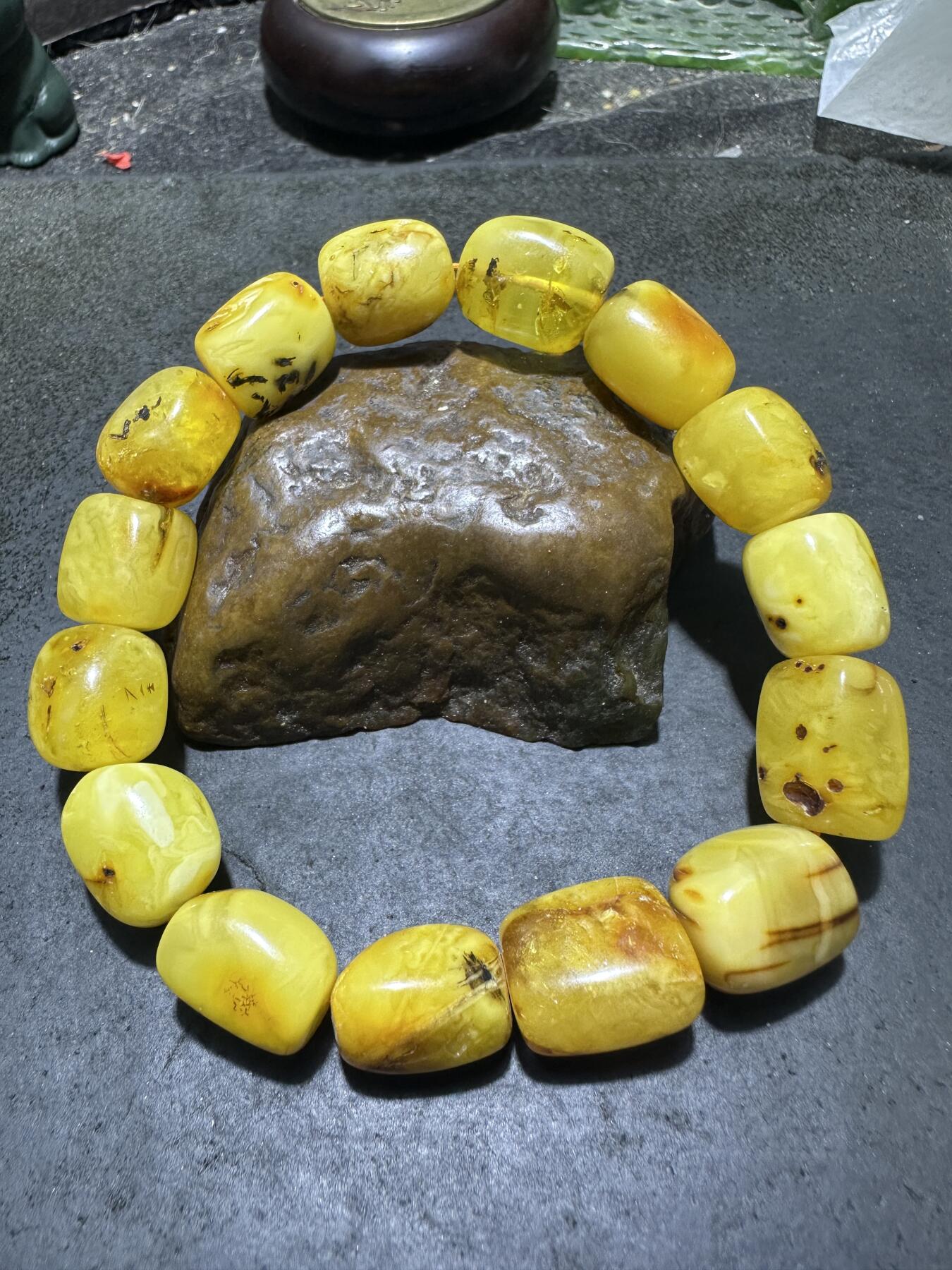 天然乌克兰蜜蜡随形手串1条！