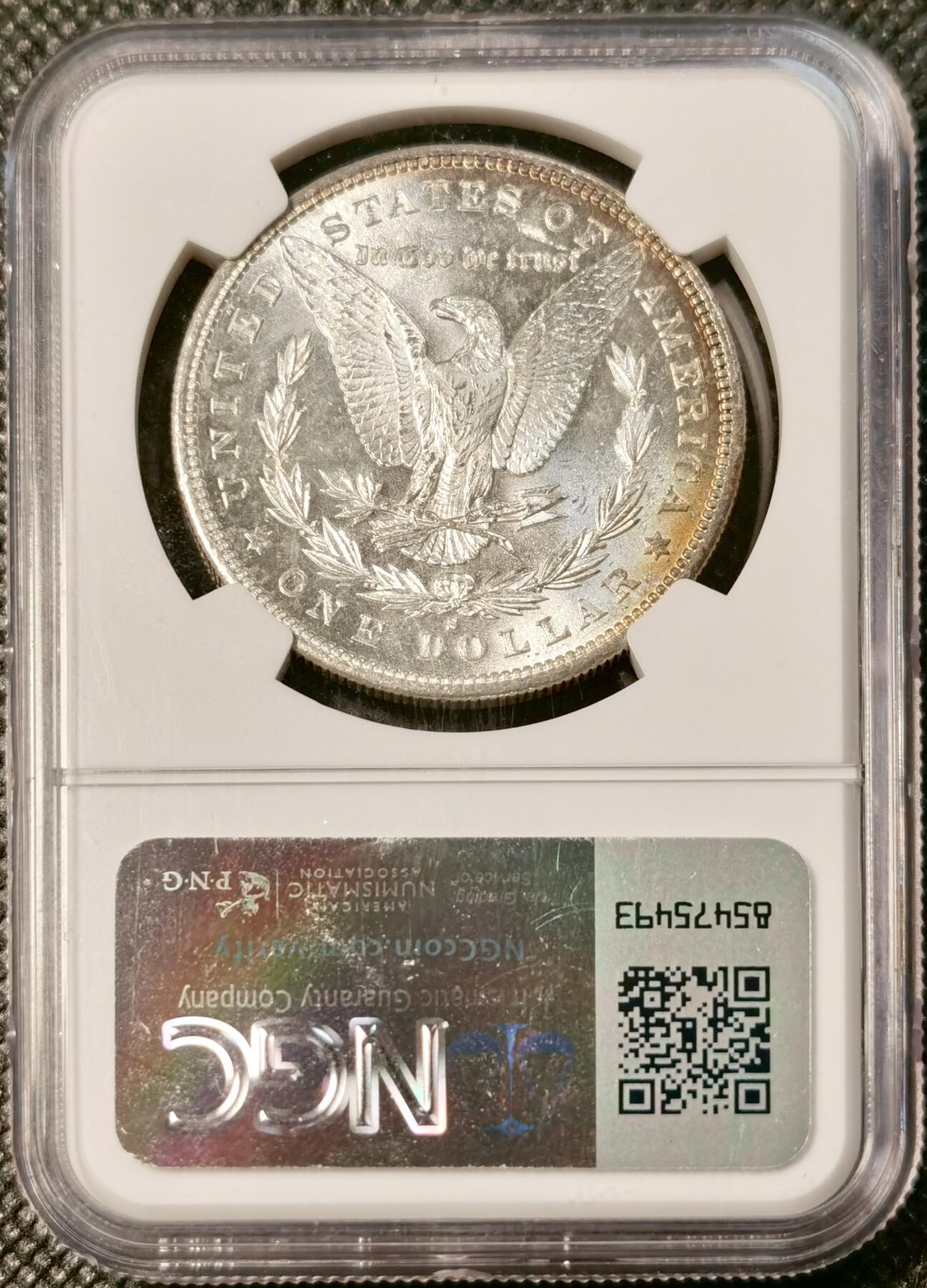 甄臻铺-世界币章拍卖（第30期），送拍享返佣金等优惠多多 NGC-MS63 美国1881年S版摩根银币，人像边缘一抹迷人的原味彩，性价比很高