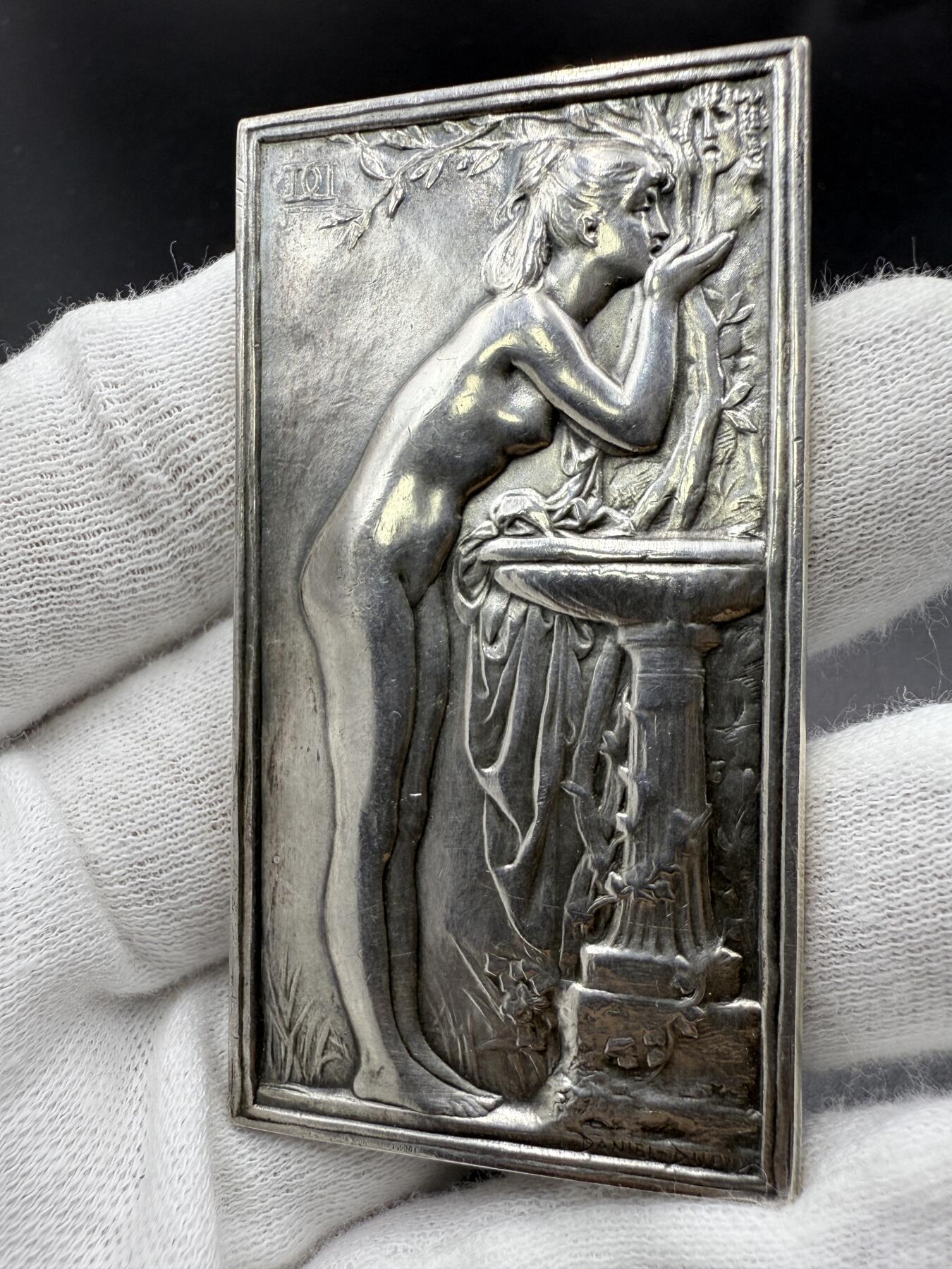 「木头集藏」章牌精品专场！ D.Dupuis～法国“泉” 艺术银章，尺寸：66.5×36mm，54.9 g，边铭：丰饶角 ARGENT，名家代表作！