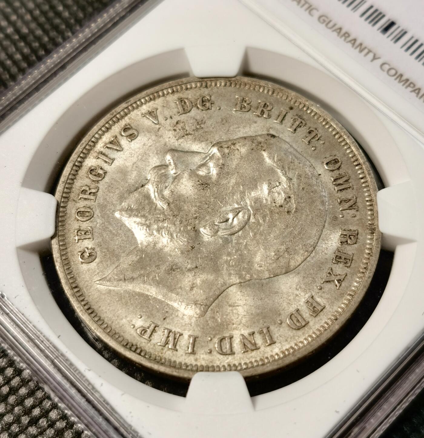 甄臻铺-世界币章拍卖（第30期），送拍享返佣金等优惠多多 NGC-MS63 1935年英国乔治五世木马剑，自然包浆