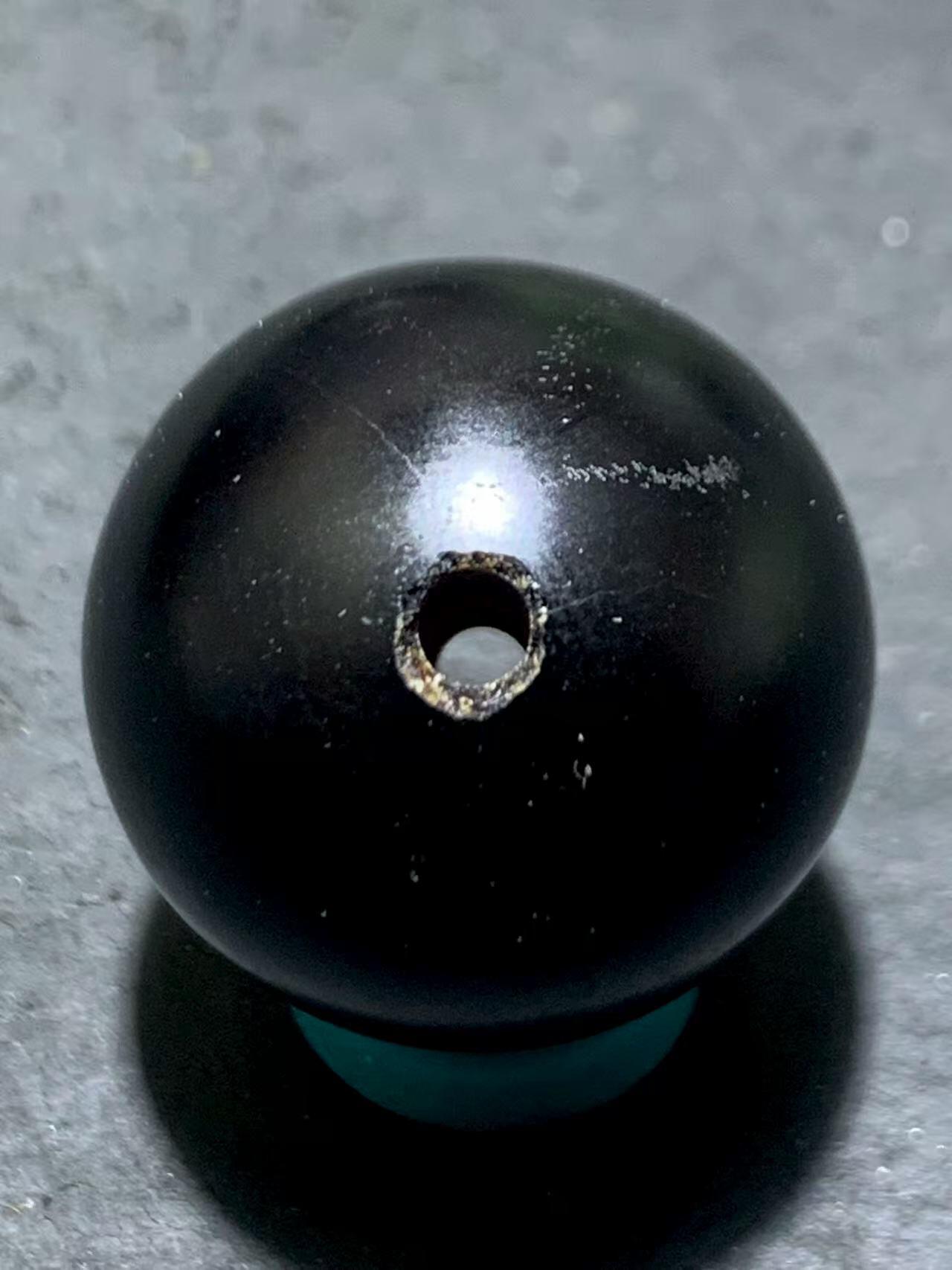 精美亚光一线药师玛瑙随形2.0圆珠一个，