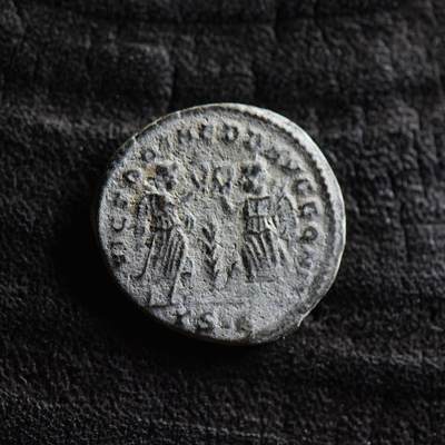 【良泉】第38期【直播场】9月18日晚19.30点开拍！ 组，西方古代钱币、丝路杂项专场  - 【美品】公元347-348年【古罗马】君士坦斯 “双天使”铜币，1.54克