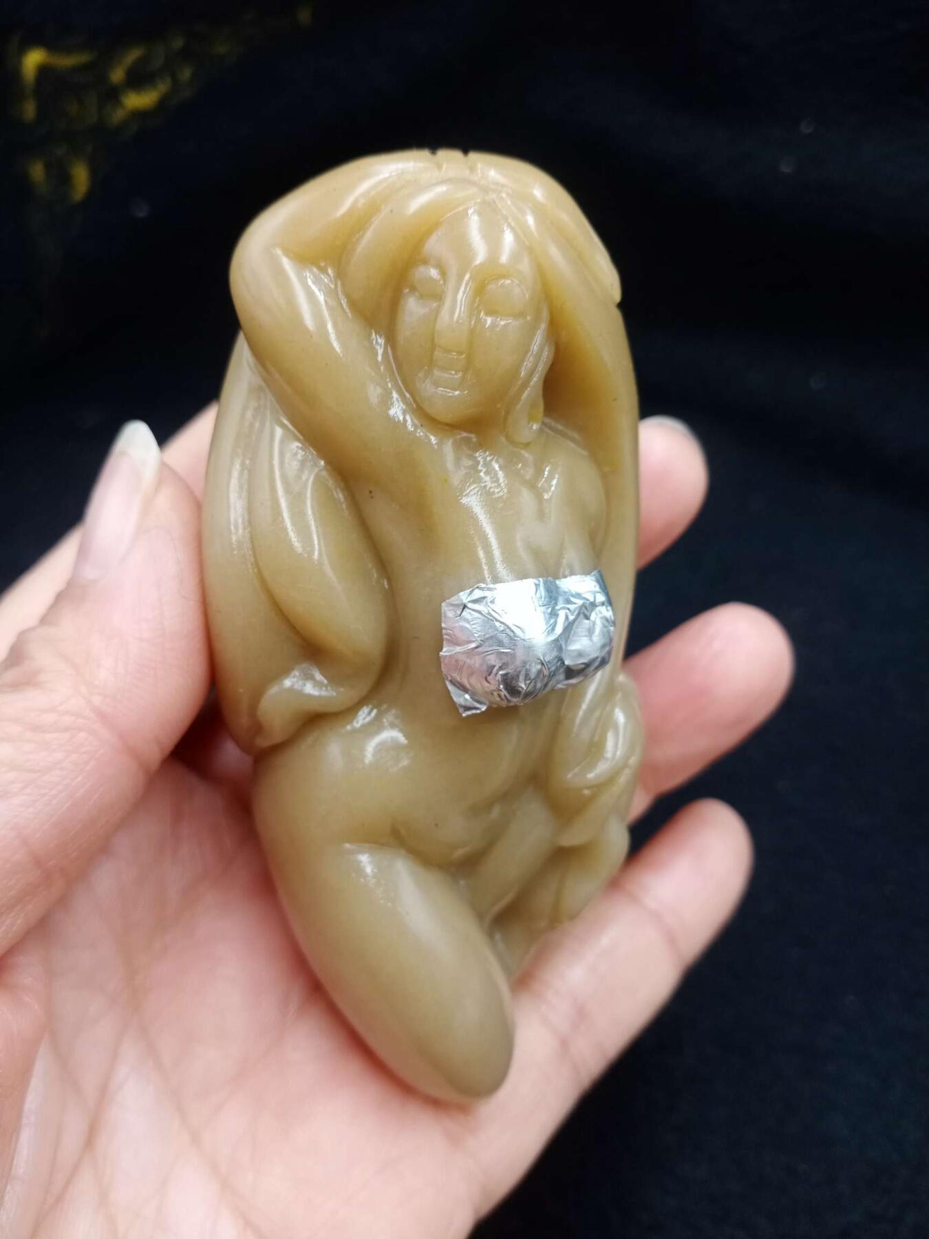 新疆金丝玉遇贵人把件(30100)尺寸91*45*39*mm重量184.8g