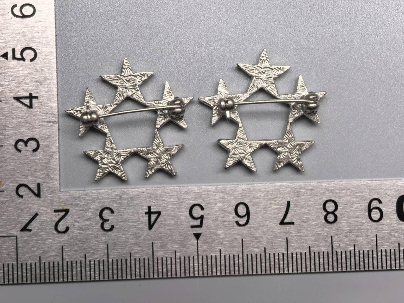 小驴勋章奖章收藏8月23日星期六晚18点拍卖（有偿代拍送拍规则在简介最后，店主微信码在最后一拍品，参拍须阅读规则后再参拍，关系到运费包装发货时效真假辨别等关键信息，送拍规则在介绍最后面）