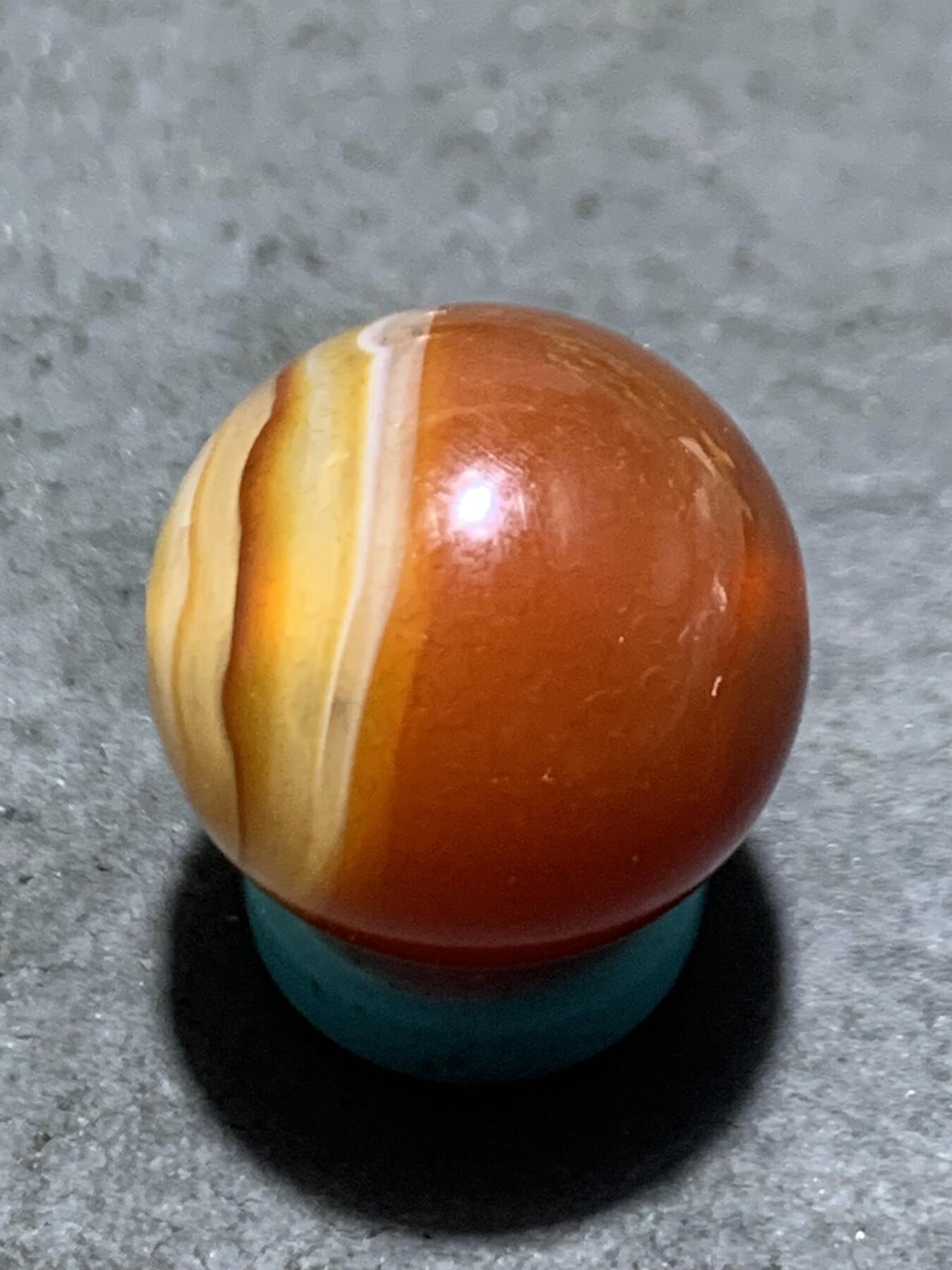 精美高玉化千层纹缠丝玛瑙圆珠一颗，