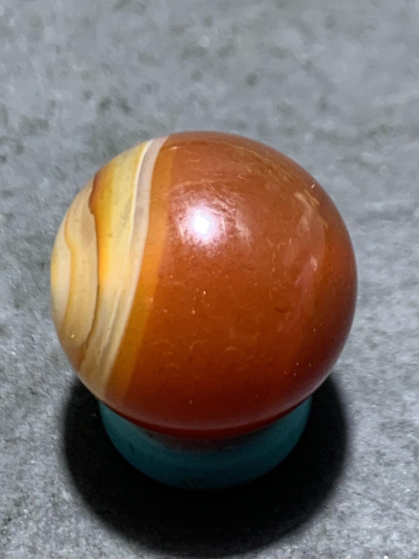 精美高玉化千层纹缠丝玛瑙圆珠一颗，