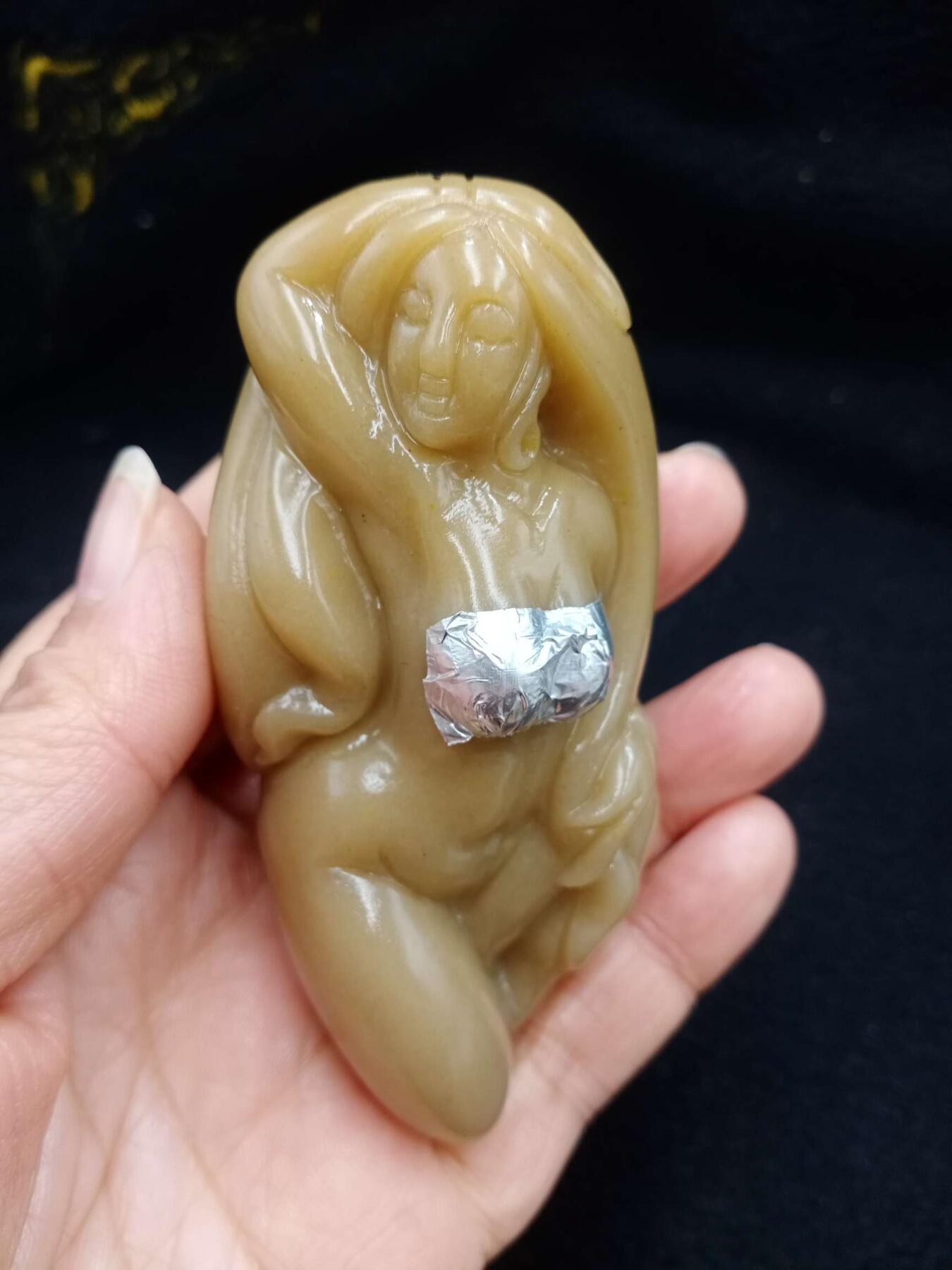 新疆金丝玉遇贵人把件(30100)尺寸91*45*39*mm重量184.8g