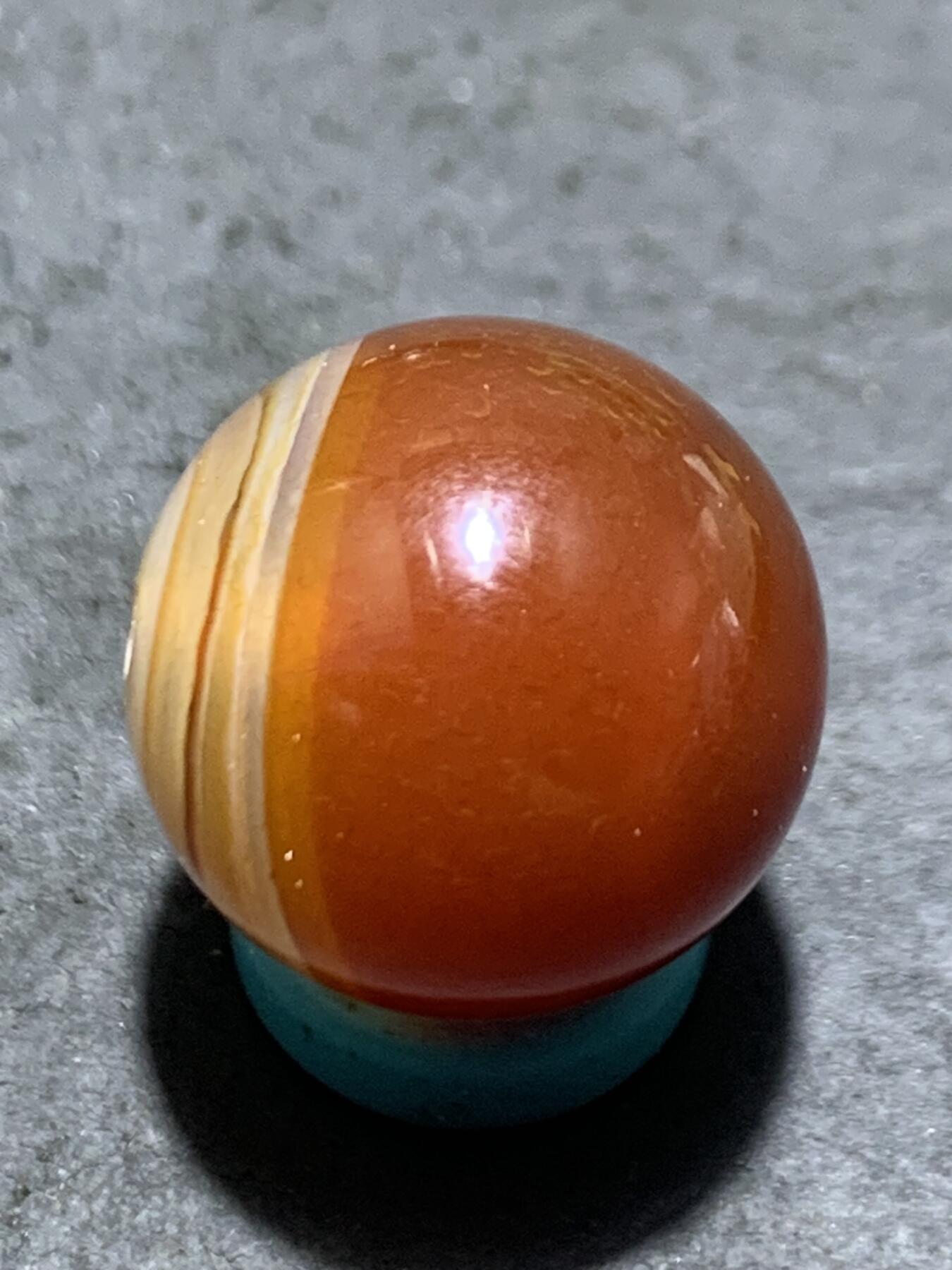 精美高玉化千层纹缠丝玛瑙圆珠一颗，
