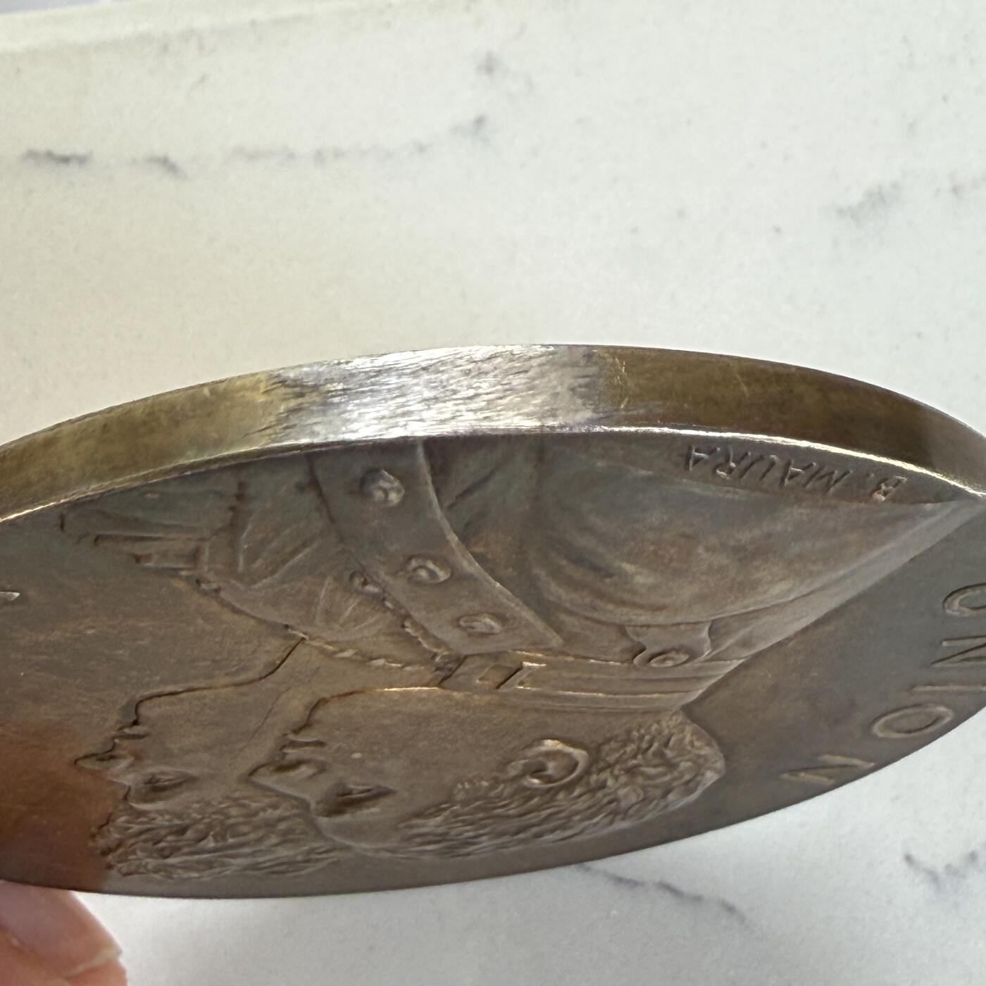 「木头集藏」章牌精品专场！ B. Maura～1906年西班牙阿方索十三世国王大婚纪念镀金银章，直径：60mm，96g，少见品种！纪念西班牙国王阿方索十三世与英国维多利亚女王的外孙女、巴腾堡公主维多利亚·尤金妮亚于1906年5月31日在马德里举行婚礼。