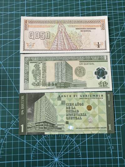 【炜奕收藏】，第四十二期 危地马拉0.5-1格查尔，UNC品相，包含一张纪念钞