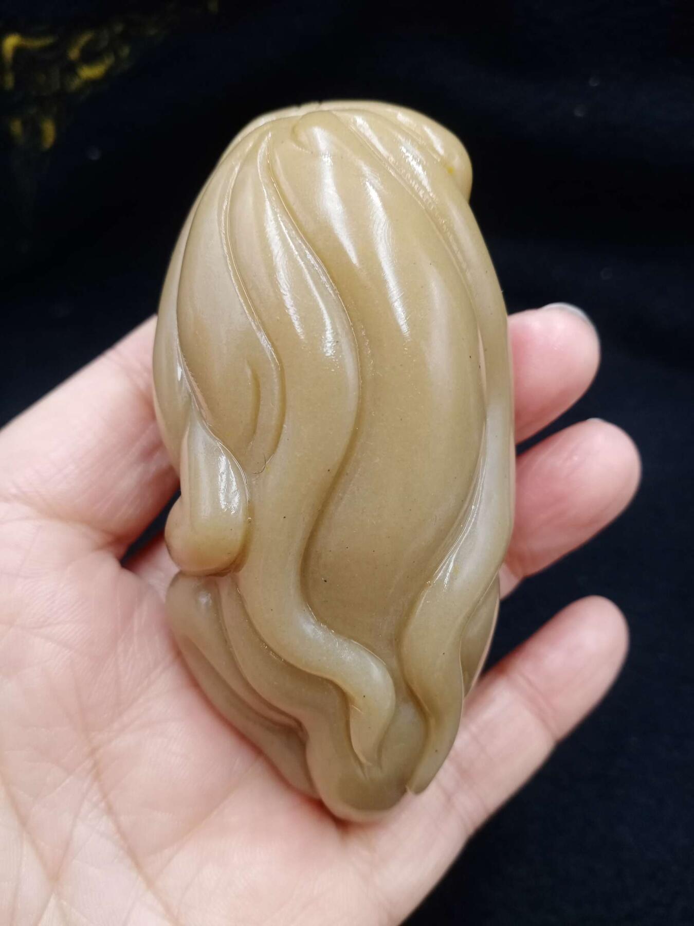 新疆金丝玉遇贵人把件(30100)尺寸91*45*39*mm重量184.8g