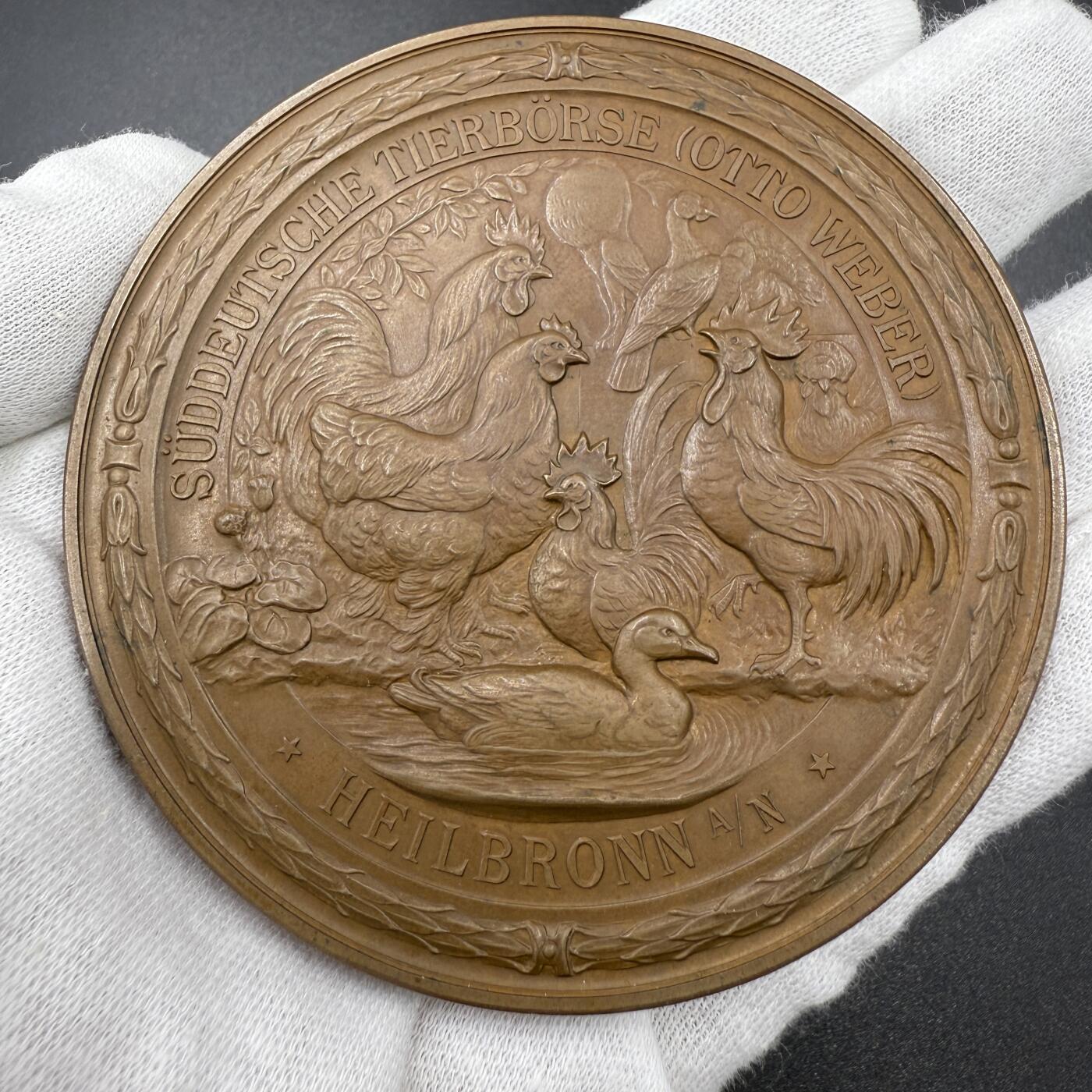 「木头集藏」章牌精品专场！ Mayer～南德动物博览会，直径：80mm，195 g，雕刻精美，动物表现力强。