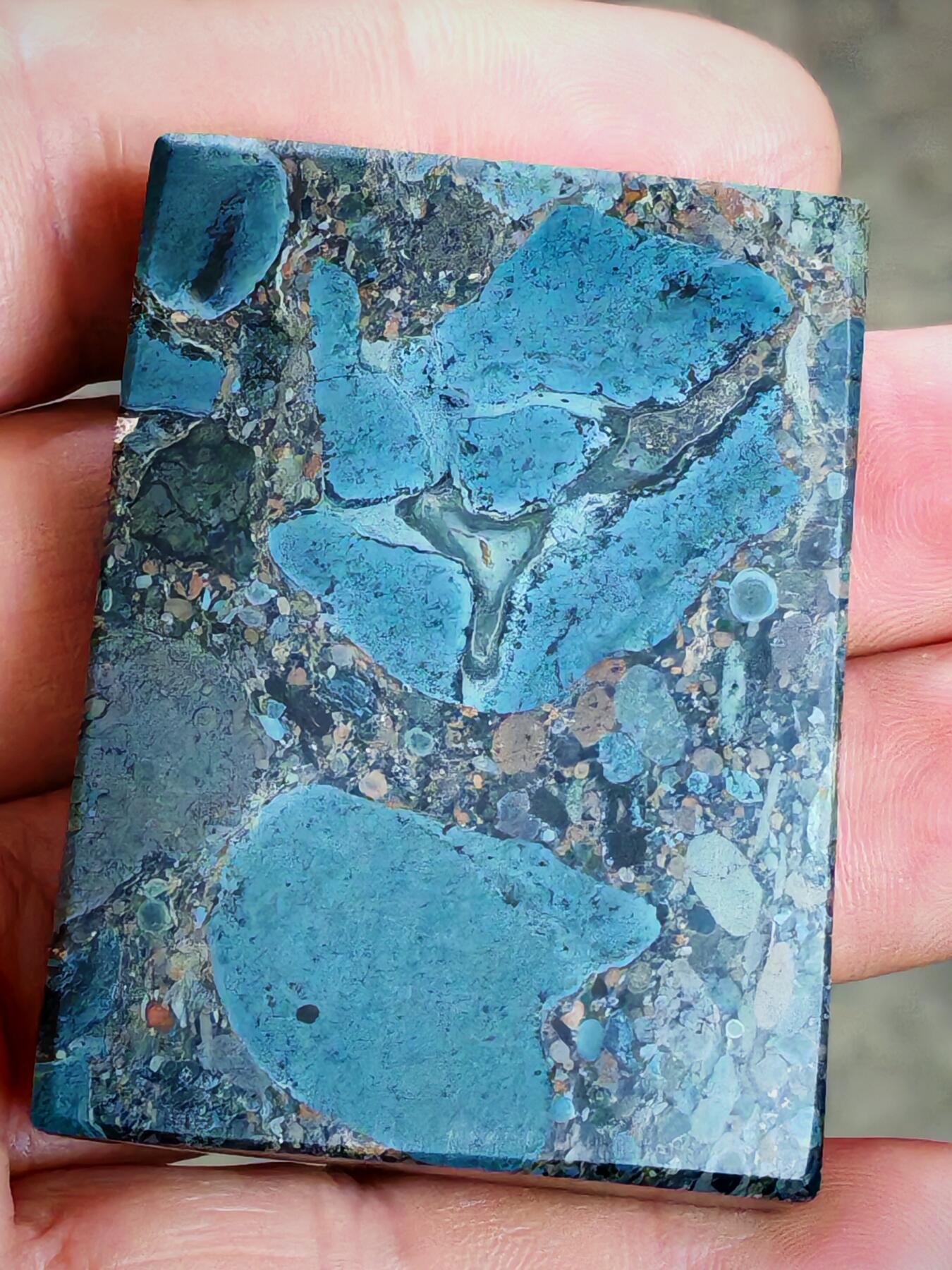 经典稀有画面石蓝莓星斑球粒角砾石无事牌(36022)尺寸52*40*12mm70克
