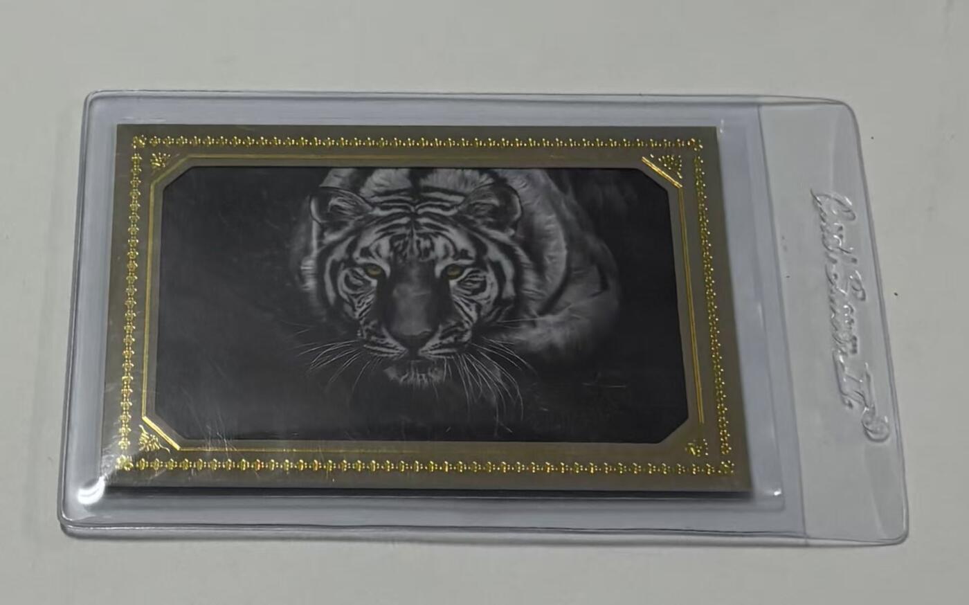 零元拍：2024 X New Card 新卡文化 探索中国收藏卡 野外老虎的高角度肖像 金折 折射 特卡 04/10编 仅10张！