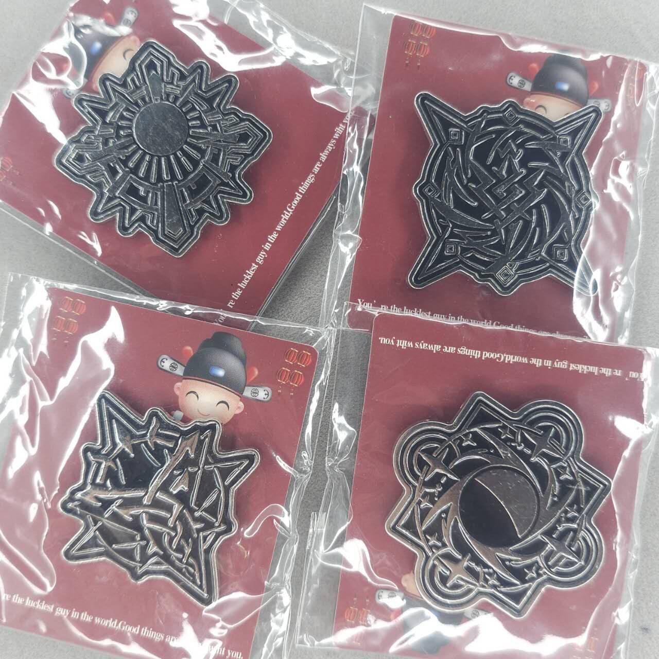 龙虎卡牌第五十一场 （无佣金，满120包邮，欢迎送拍） 诡秘之主圣徽徽章一套4枚