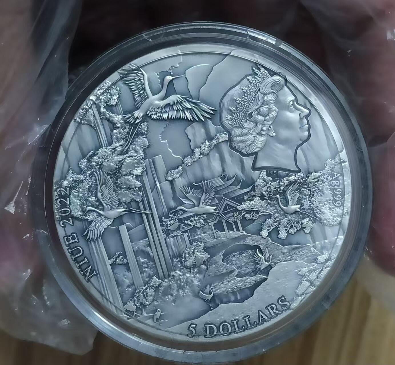 第171期拍卖【长期征集拍品】 【龙头币】纽埃2022年，2盎司，八仙过海(1)-张果老，超高超精浮雕、镀金、彩色仿古纪念银币. 盒证全. 龙头币(系列第一枚). 证书号为难得的靓号