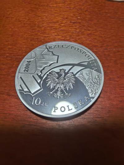 长老汇蛇年精选第三十九场拍卖 2004波兰警察85周年10兹罗提局部彩色精制银币，14.14克925银