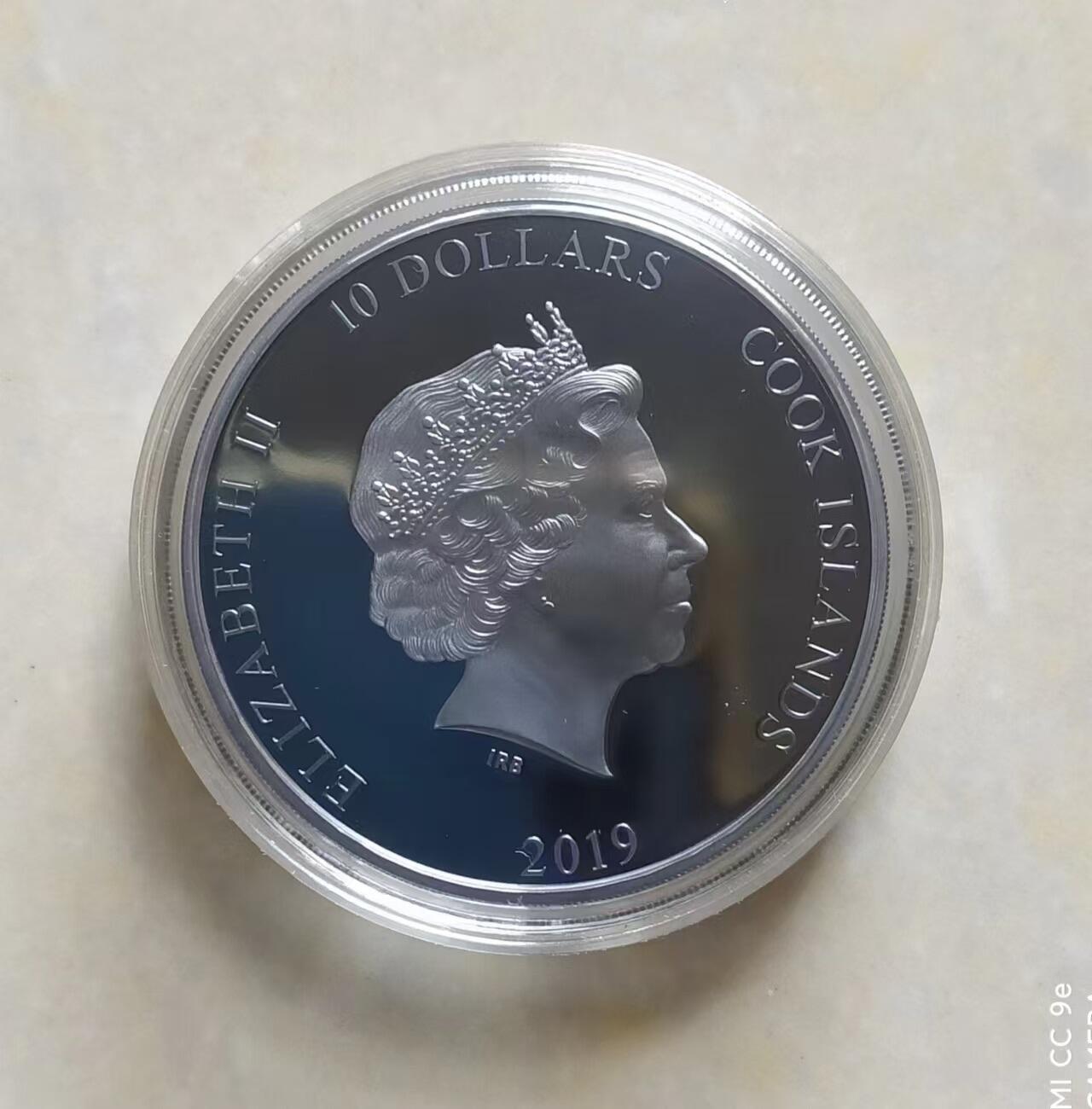 第171期拍卖【长期征集拍品】  库克2019, AC/DC系列-《剃刀边缘》，2盎司,加厚,四层超高浮雕、超深镂空,smart minting技术,彩色,黑色抗氧化精制银币. 盒证全. 集先进技术之大成银币. CIT出品极品银币.公认最炫酷震撼(没有之一)的超高颜值精极品银币.