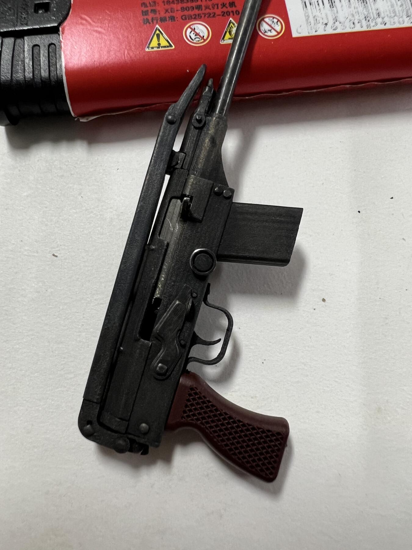 零元拍：H&G 1/6 79式模型，全金属，瑕疵描述：没有保险功能，其他都没有问题。