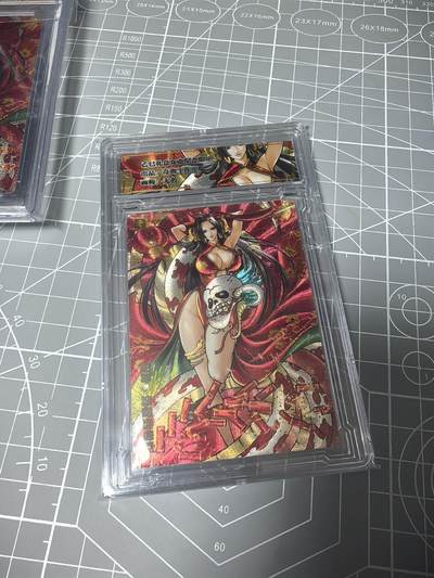 奇点卡牌 燎原 藏无缺璇哥 大卡道 卡玩帕克 卡德曼 白花恋诗 拍卖第十一场 卡牌出厂品质 不包厂瑕 放大镜品控勿拍 感谢大家支持 拍卖拒绝小号顶价 部分卡牌设置底价 大家放心拍 无佣金 公益场  - 奇点卡牌 蛇年礼盒 原创女帝粗闪卡砖
