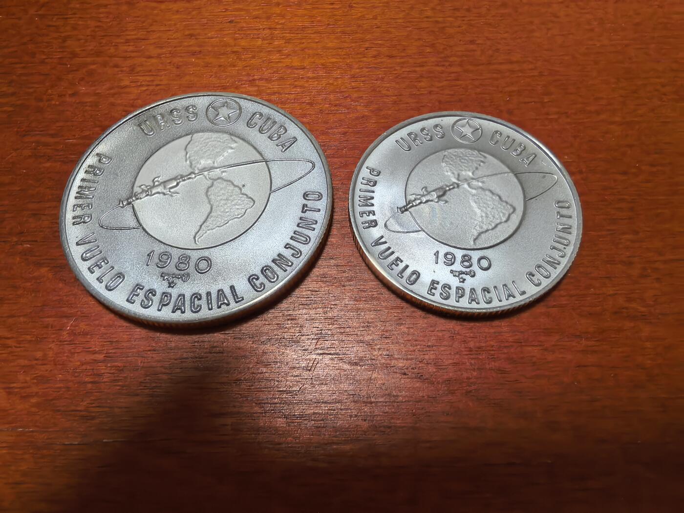 长老汇蛇年精选第三十九场拍卖 1980古巴首次古巴苏联太空飞行5比索+10比索银币两枚，原证书，量少