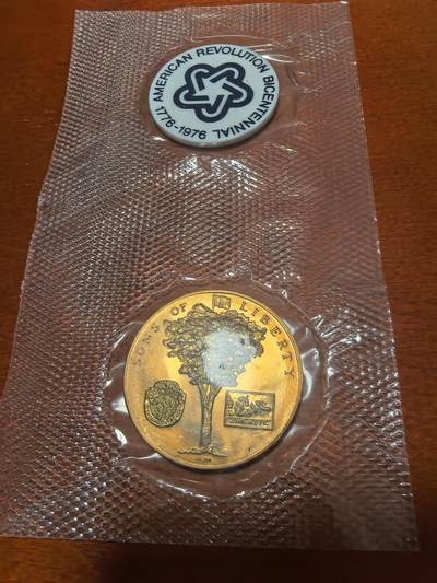 长老汇蛇年精选第三十九场拍卖 1972.7.4美国革命200周年邮币封首日封，含乔治·华盛顿大铜章1枚，和美国殖民时代工匠手艺邮票4枚，38MM