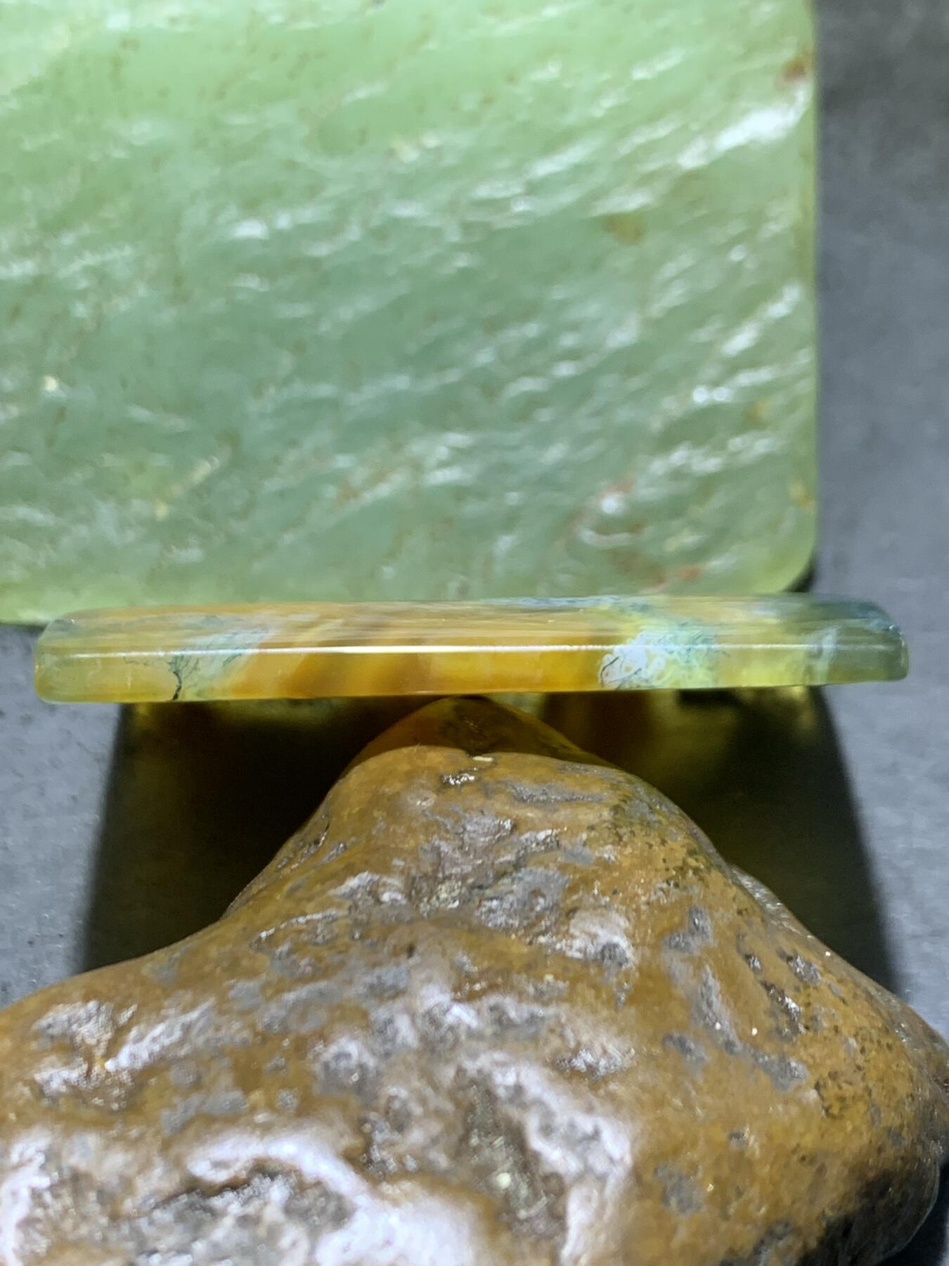 天然三色料水草玛瑙牌子一块，