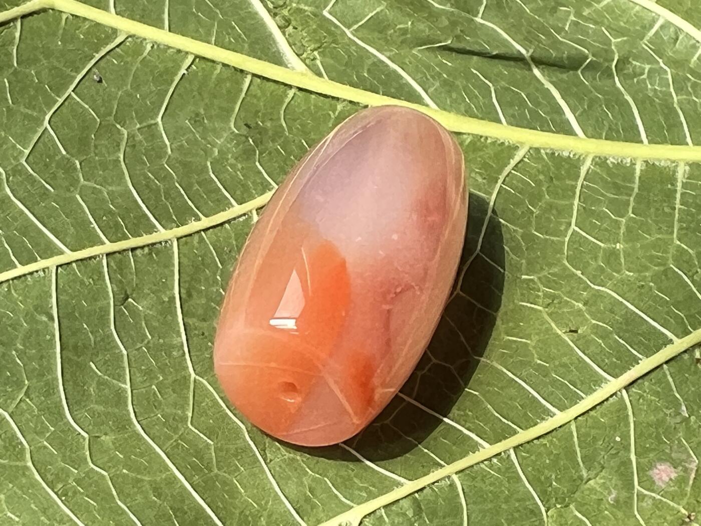 零元拍：南红玛瑙桶珠，约8.3克，25/14MM，颜色以实物为准。拍到的再送一斤南红鱼缸料，只多不少