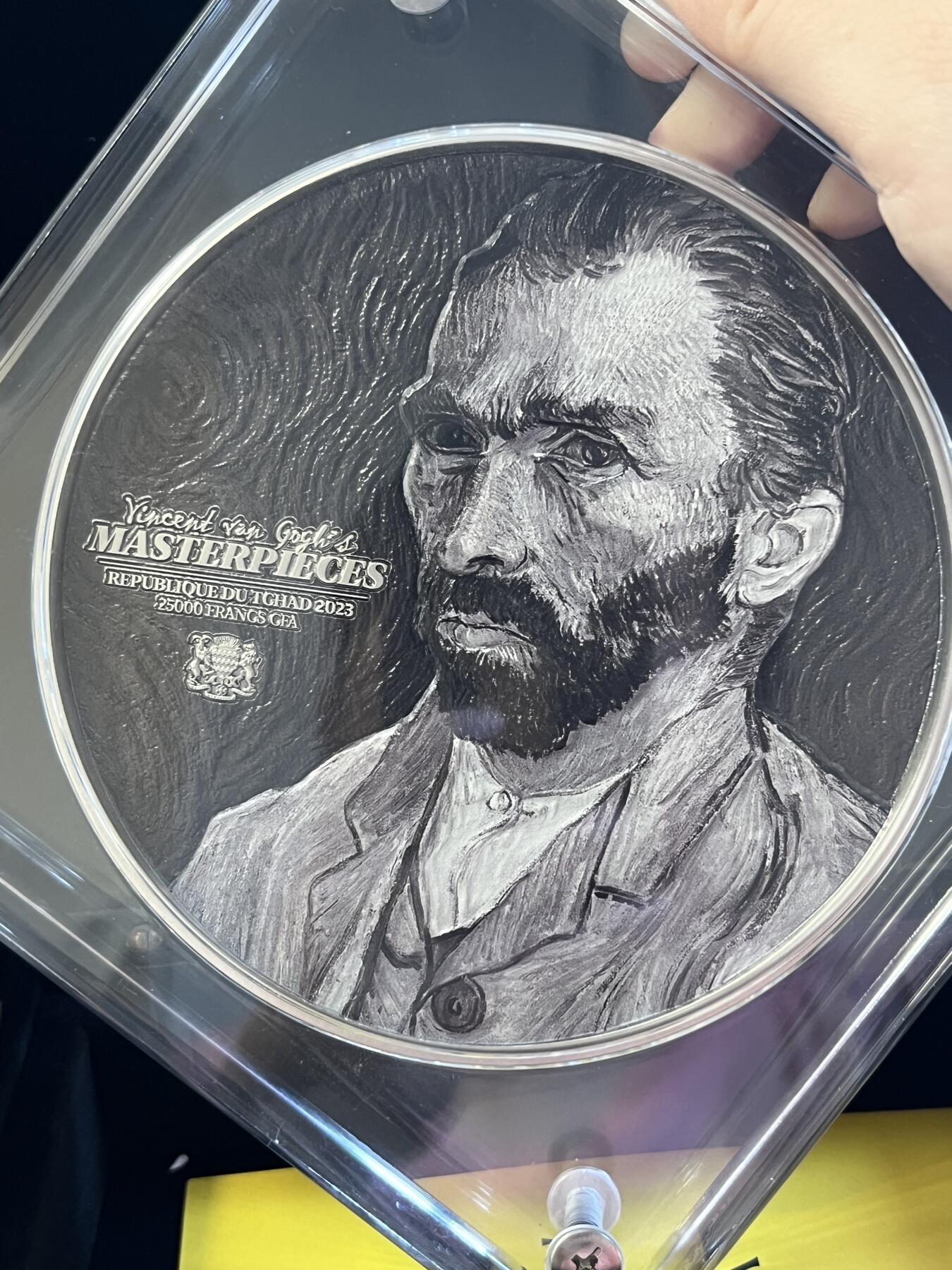 第171期拍卖【长期征集拍品】 乍得2023年梵高作品集双金属旋转5盎司高浮雕银币，999银+铜，发行量199枚，原价5999