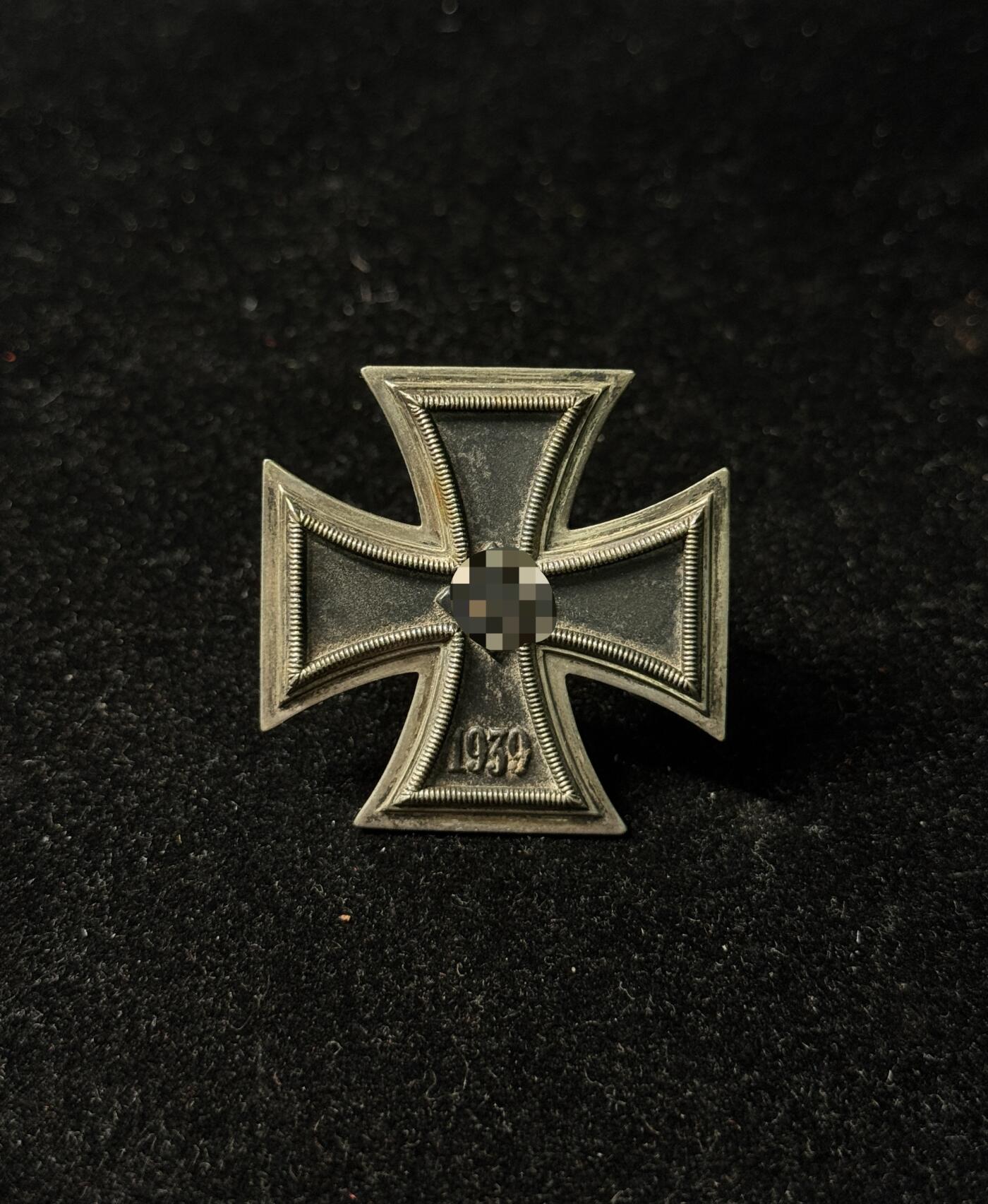 戎马世界章牌大赏第103期 铭记历史！德国二战一级铁十字勋章 98厂造