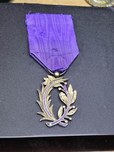 新时代收藏徽章红藏拍卖(第二十四场)  限时回归徽章杂项大合集拍场 法国艺术棕榈叶奖章 纯银 品相如图 克重约10克