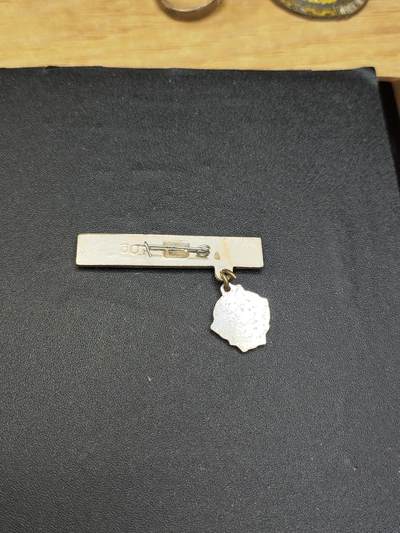 新时代收藏徽章红藏拍卖(第二十四场)  限时回归徽章杂项大合集拍场 荣获列宁勋章的城市纪念章 带一个迷你的列宁勋章 基什尼奥夫